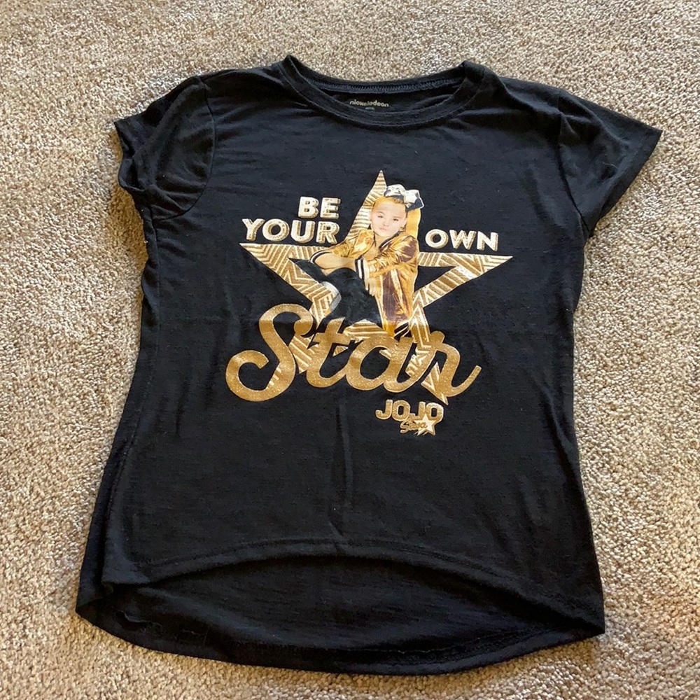Girls short sleeve black Jojo Siwa shirt. Size 7-8/M.